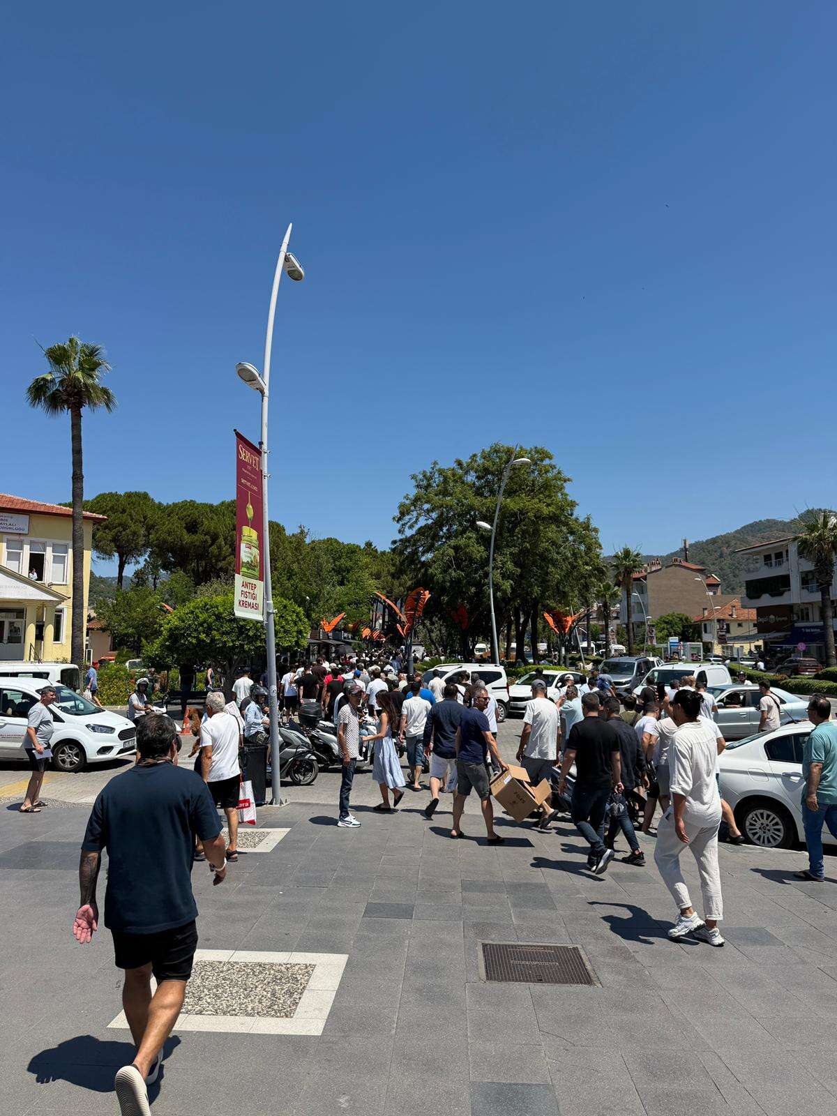 Marmaris’te Kapalı Çarşı Esnafından Belediye Protestosu: Polis Biber Gazıyla Müdahale Etti 8